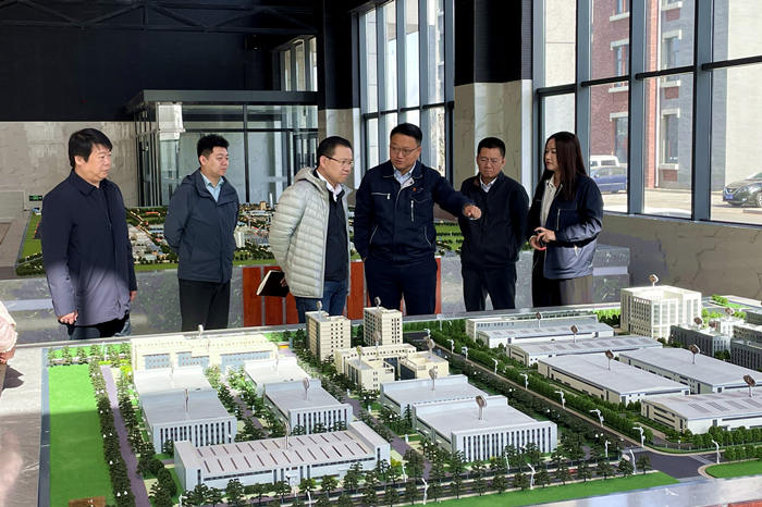 市发改委向导到航空集团开展调研座谈