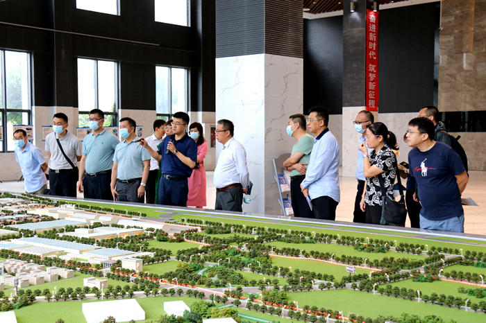 东莞市政协考察团到耀彩网工业园开展调研